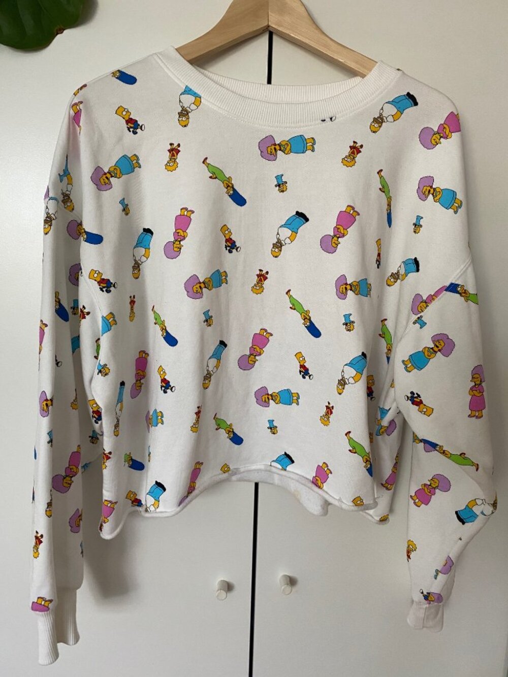 White Long Sleeves Crewneck Sweatshirt The Simpsons Crop-Top Size XL for Women
